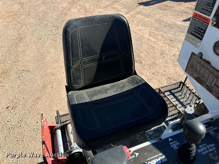 image for item DQ1562 2006 International 7400  digger derrick truck