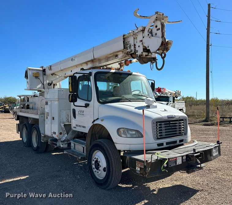 image for item DQ1563 2010 Freightliner Business Class M2 106  digger derrick truck