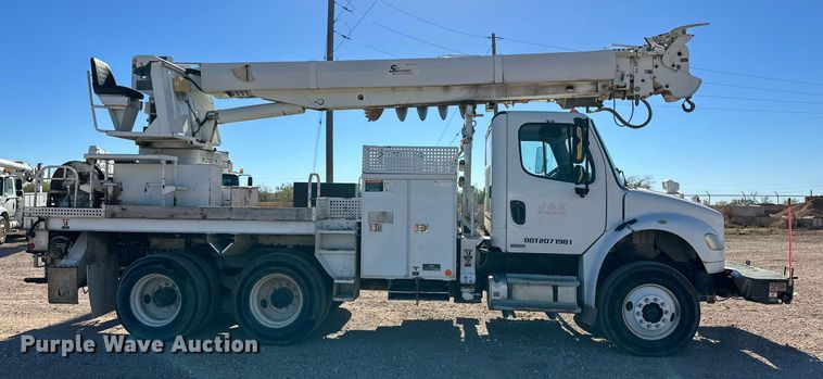 image for item DQ1563 2010 Freightliner Business Class M2 106  digger derrick truck