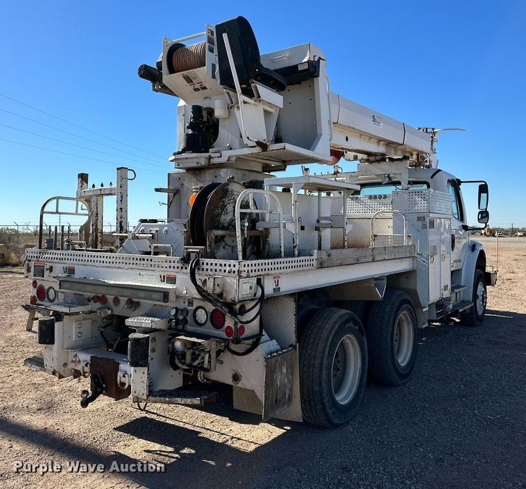 image for item DQ1563 2010 Freightliner Business Class M2 106  digger derrick truck