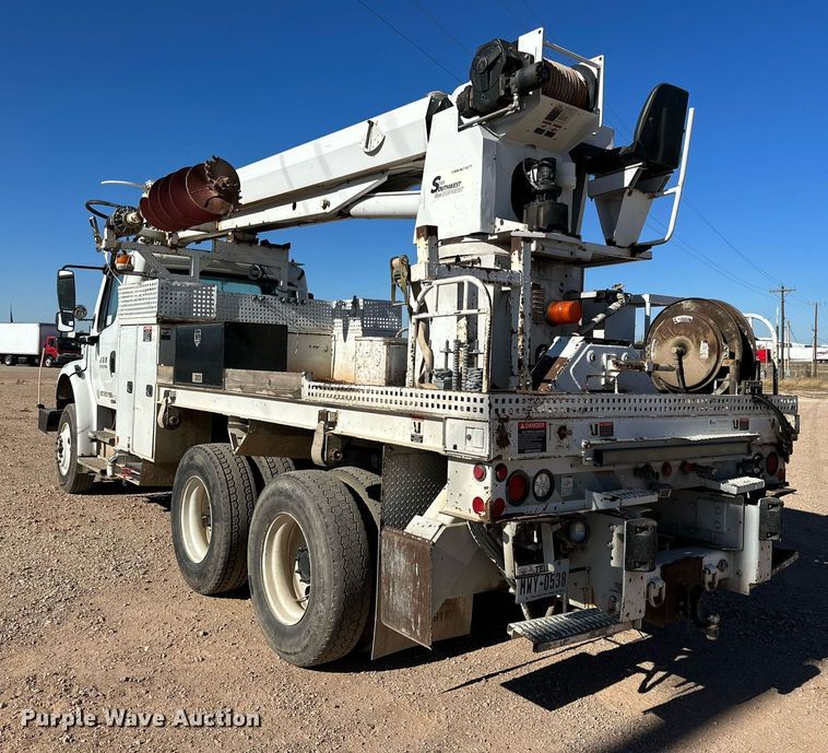 image for item DQ1563 2010 Freightliner Business Class M2 106  digger derrick truck