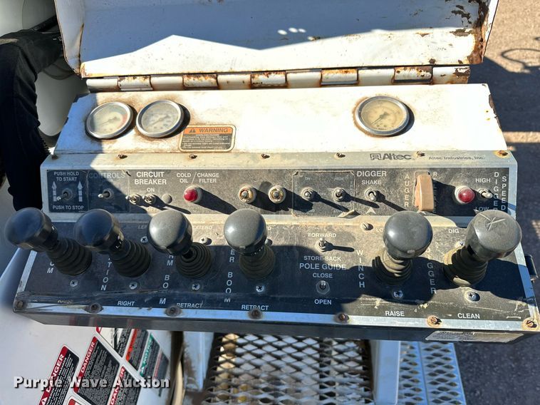 image for item DQ1563 2010 Freightliner Business Class M2 106  digger derrick truck