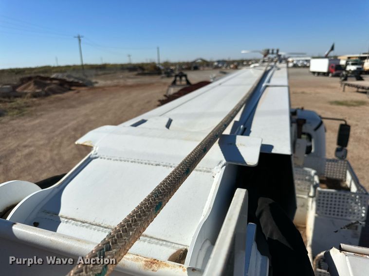 image for item DQ1563 2010 Freightliner Business Class M2 106  digger derrick truck