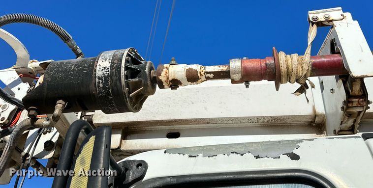 image for item DQ1563 2010 Freightliner Business Class M2 106  digger derrick truck