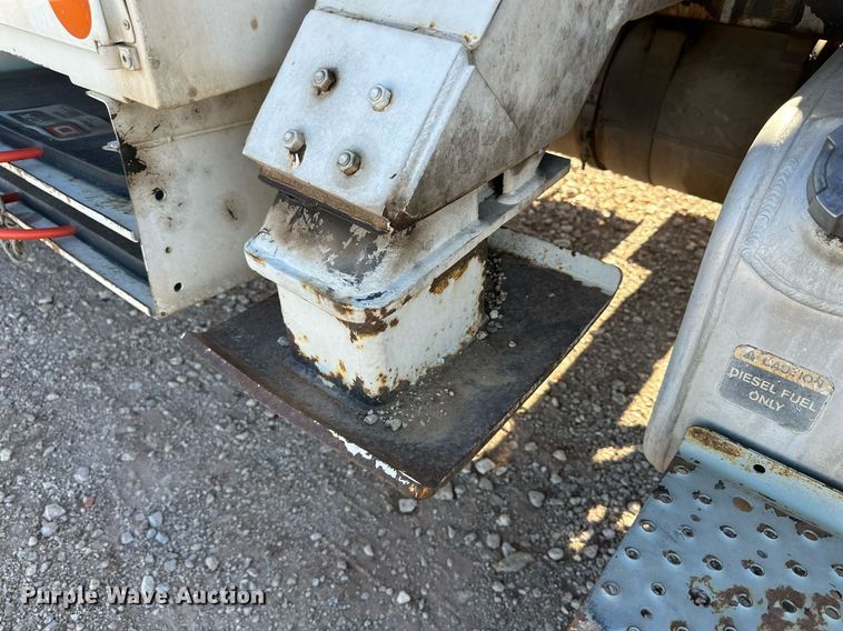 image for item DQ1563 2010 Freightliner Business Class M2 106  digger derrick truck