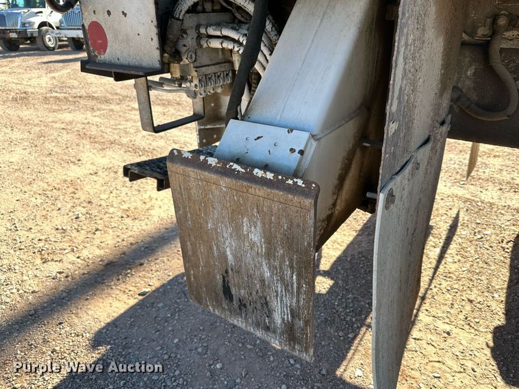 image for item DQ1563 2010 Freightliner Business Class M2 106  digger derrick truck