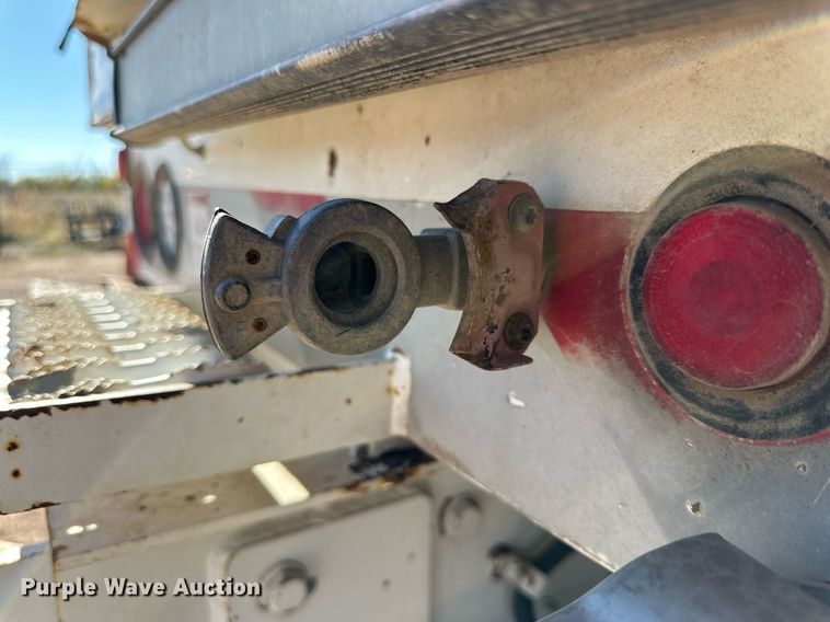 image for item DQ1563 2010 Freightliner Business Class M2 106  digger derrick truck