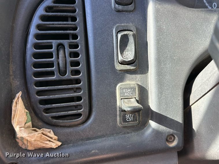 image for item DQ1563 2010 Freightliner Business Class M2 106  digger derrick truck