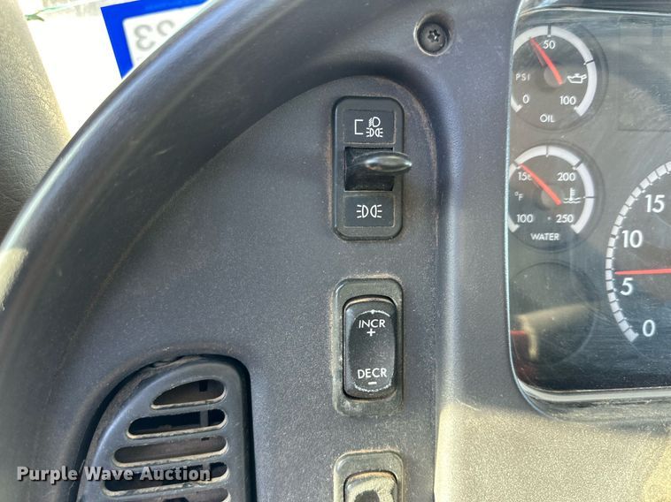 image for item DQ1563 2010 Freightliner Business Class M2 106  digger derrick truck