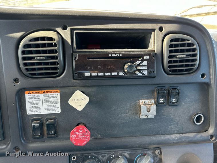 image for item DQ1563 2010 Freightliner Business Class M2 106  digger derrick truck