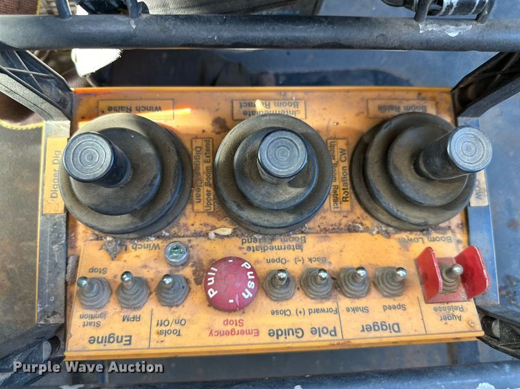 image for item DQ1563 2010 Freightliner Business Class M2 106  digger derrick truck