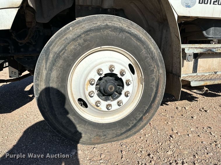 image for item DQ1563 2010 Freightliner Business Class M2 106  digger derrick truck