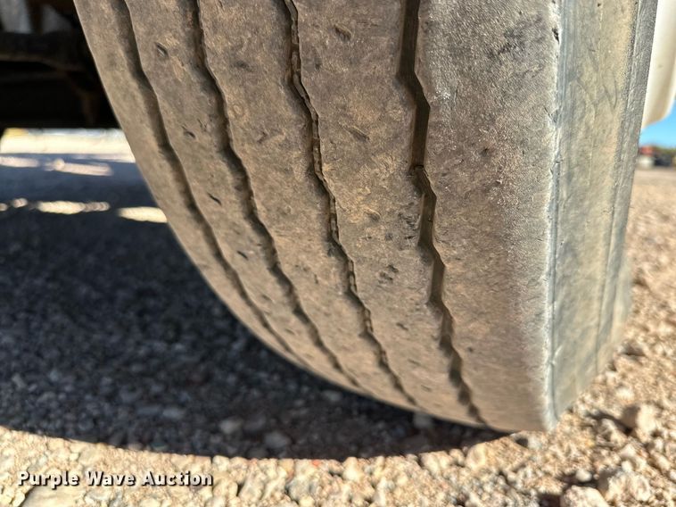 image for item DQ1563 2010 Freightliner Business Class M2 106  digger derrick truck