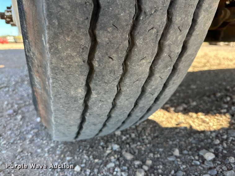 image for item DQ1563 2010 Freightliner Business Class M2 106  digger derrick truck