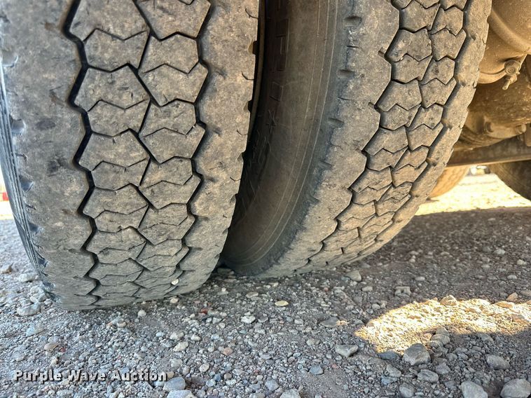 image for item DQ1563 2010 Freightliner Business Class M2 106  digger derrick truck