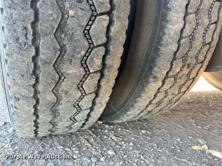 image for item DQ1563 2010 Freightliner Business Class M2 106  digger derrick truck