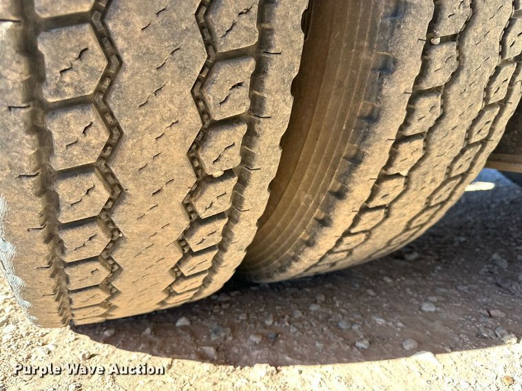 image for item DQ1563 2010 Freightliner Business Class M2 106  digger derrick truck