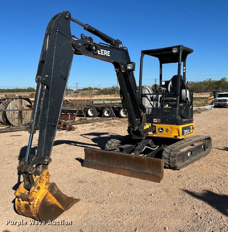 image for item DQ1564 2019 John Deere 35G  mini excavator