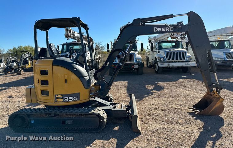 image for item DQ1564 2019 John Deere 35G  mini excavator
