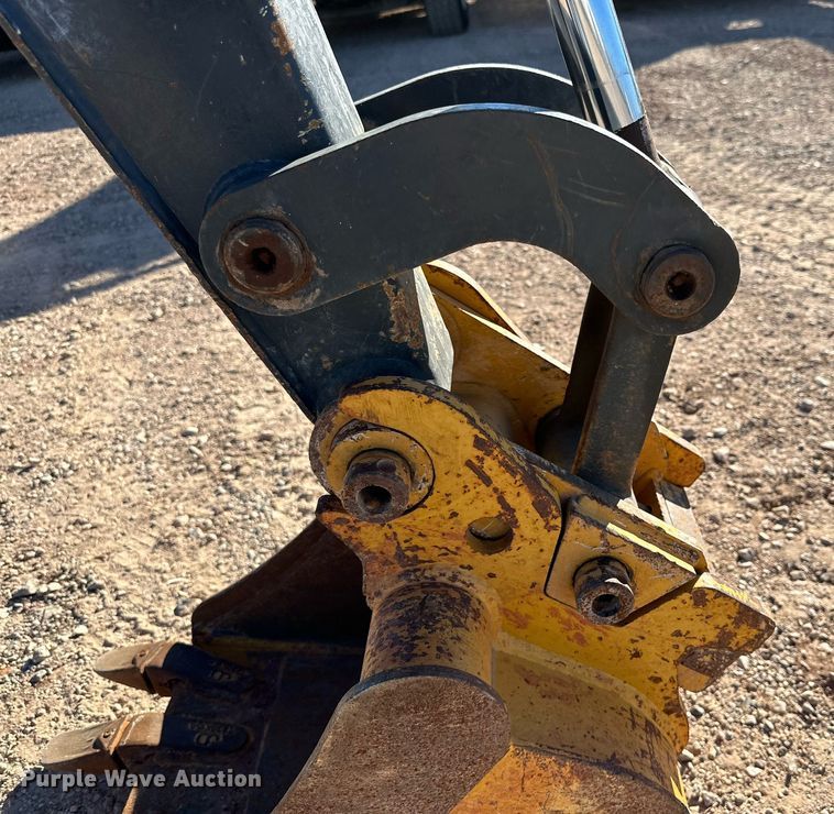 image for item DQ1564 2019 John Deere 35G  mini excavator