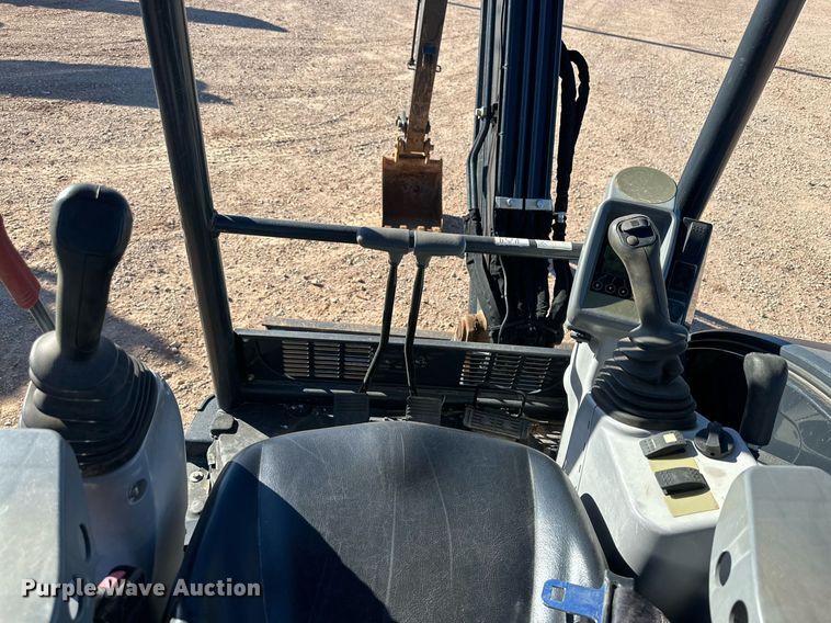 image for item DQ1564 2019 John Deere 35G  mini excavator