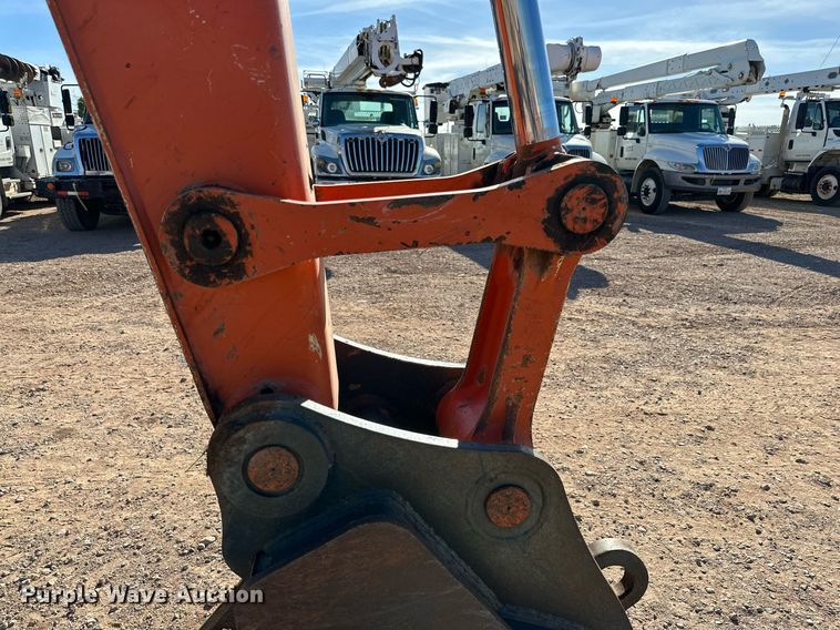 image for item DQ1565 2019 Hitachi Zaxis 135US-6N  excavator