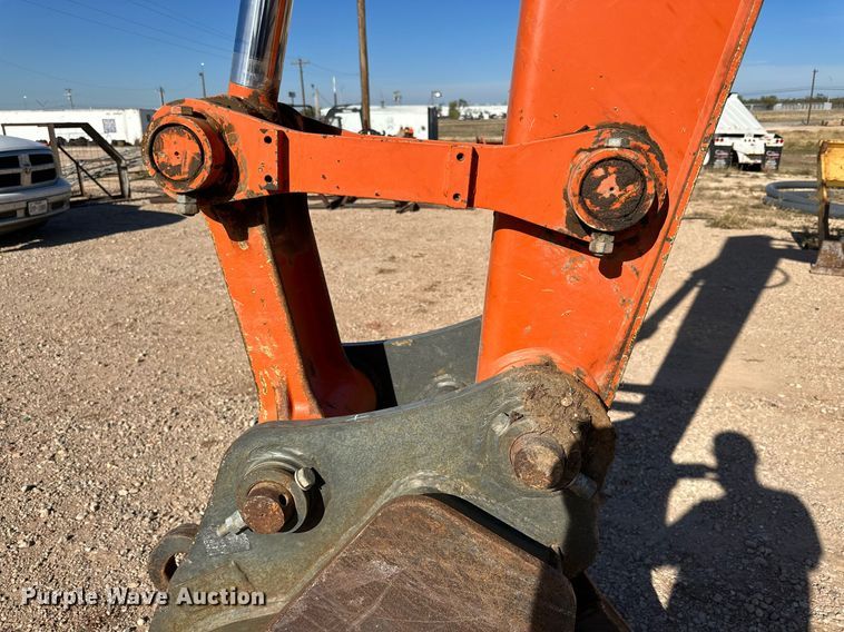 image for item DQ1565 2019 Hitachi Zaxis 135US-6N  excavator