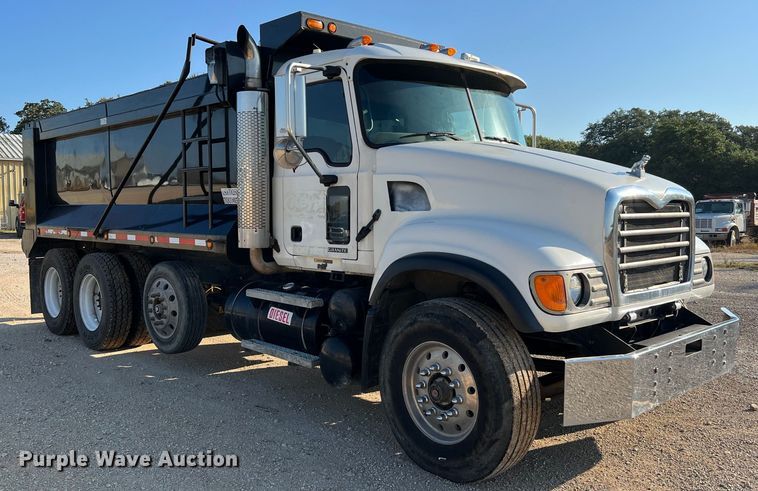 image for item DQ2207 2004 Mack CV713  dump truck