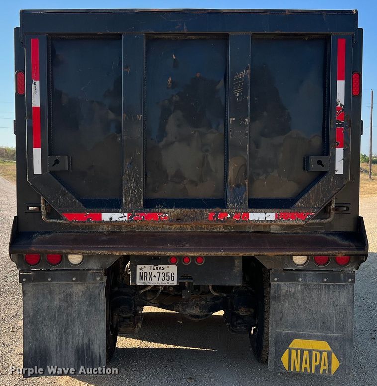 image for item DQ2207 2004 Mack CV713  dump truck