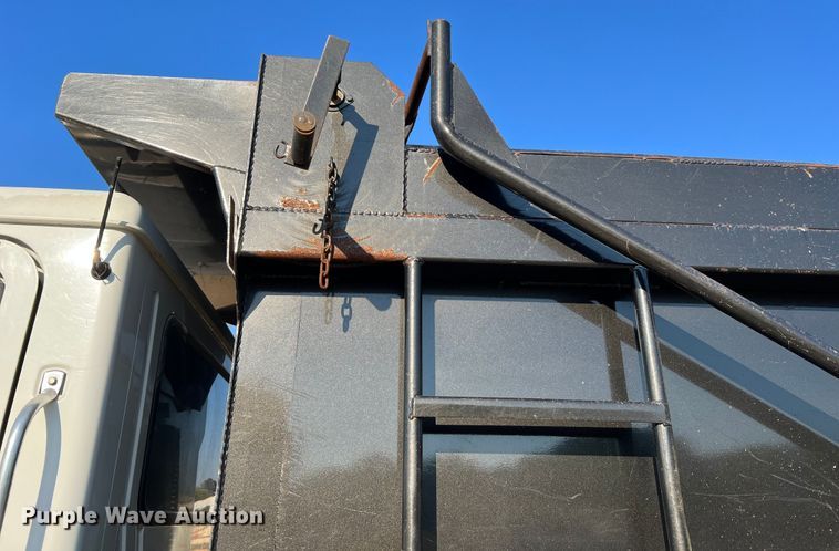 image for item DQ2207 2004 Mack CV713  dump truck