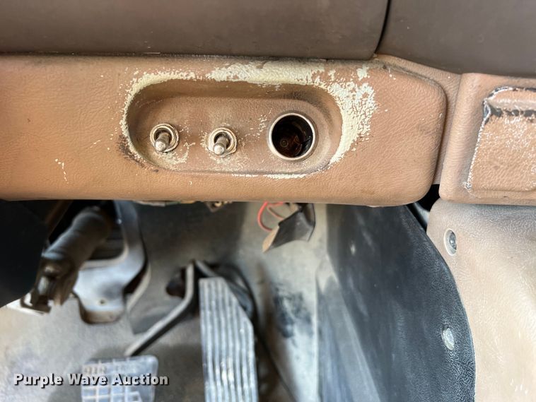 image for item DQ2207 2004 Mack CV713  dump truck