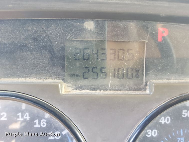 image for item DQ2207 2004 Mack CV713  dump truck