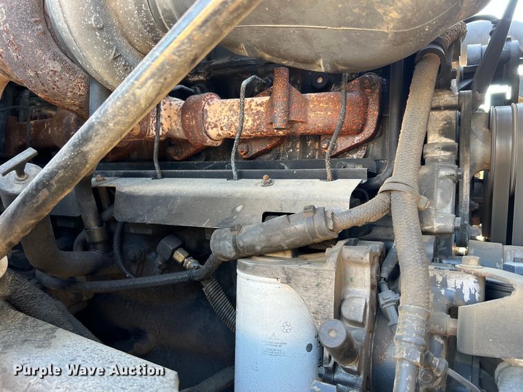 image for item DQ2207 2004 Mack CV713  dump truck