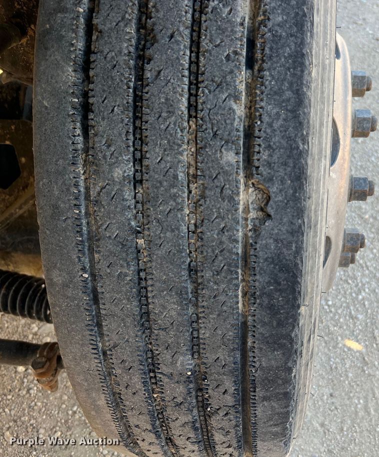 image for item DQ2207 2004 Mack CV713  dump truck