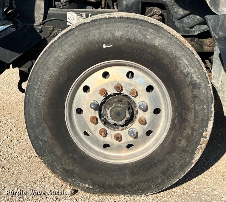 image for item DQ2207 2004 Mack CV713  dump truck