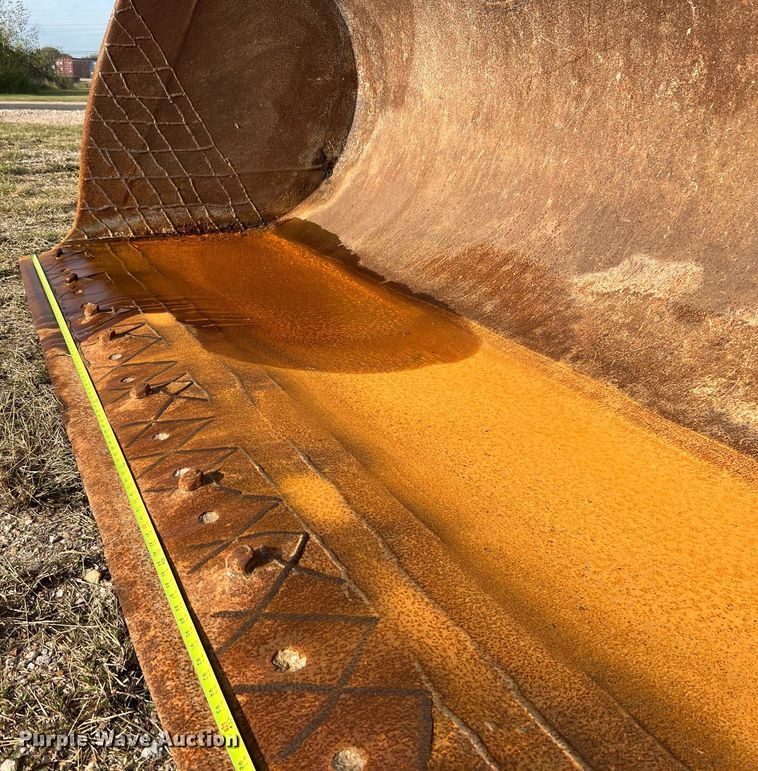 image for item DQ2310 1997 Komatsu WA500-1LE  wheel loader