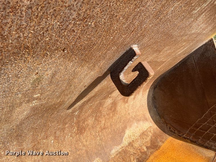 image for item DQ2310 1997 Komatsu WA500-1LE  wheel loader