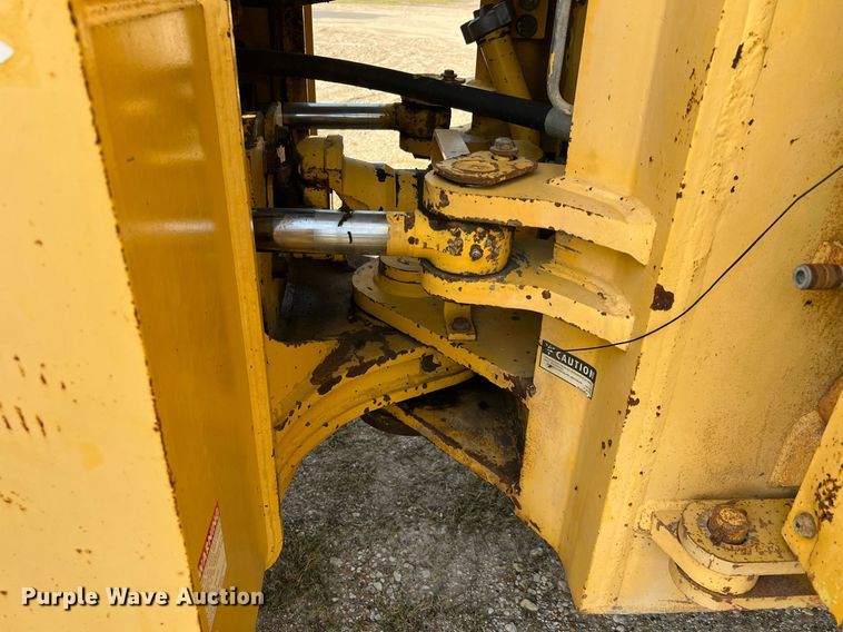 image for item DQ2310 1997 Komatsu WA500-1LE  wheel loader