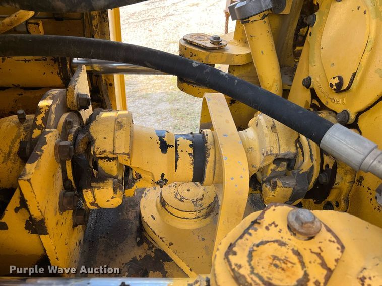 image for item DQ2310 1997 Komatsu WA500-1LE  wheel loader