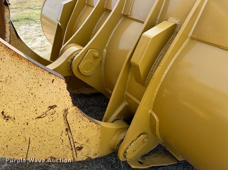 image for item DQ2310 1997 Komatsu WA500-1LE  wheel loader