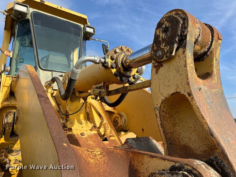 image for item DQ2310 1997 Komatsu WA500-1LE  wheel loader