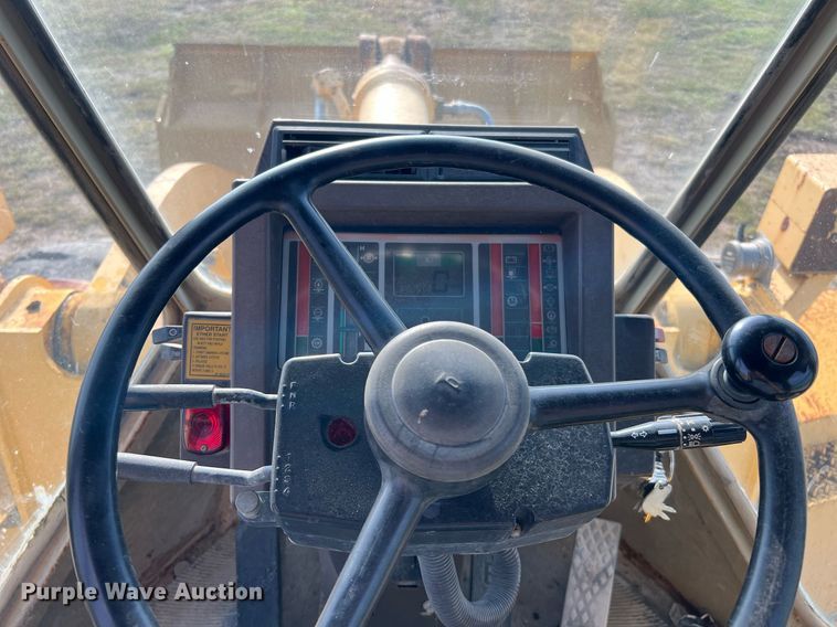 image for item DQ2310 1997 Komatsu WA500-1LE  wheel loader