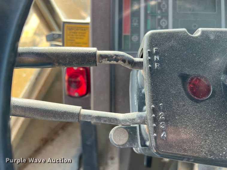 image for item DQ2310 1997 Komatsu WA500-1LE  wheel loader