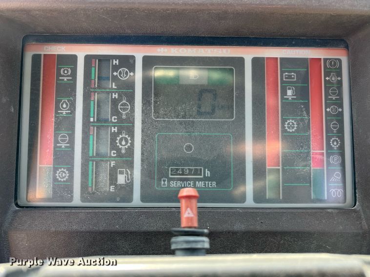 image for item DQ2310 1997 Komatsu WA500-1LE  wheel loader