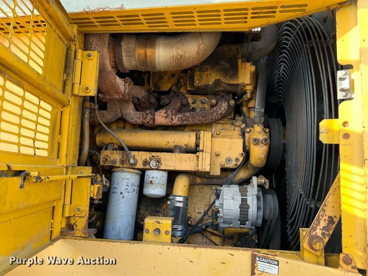 image for item DQ2310 1997 Komatsu WA500-1LE  wheel loader