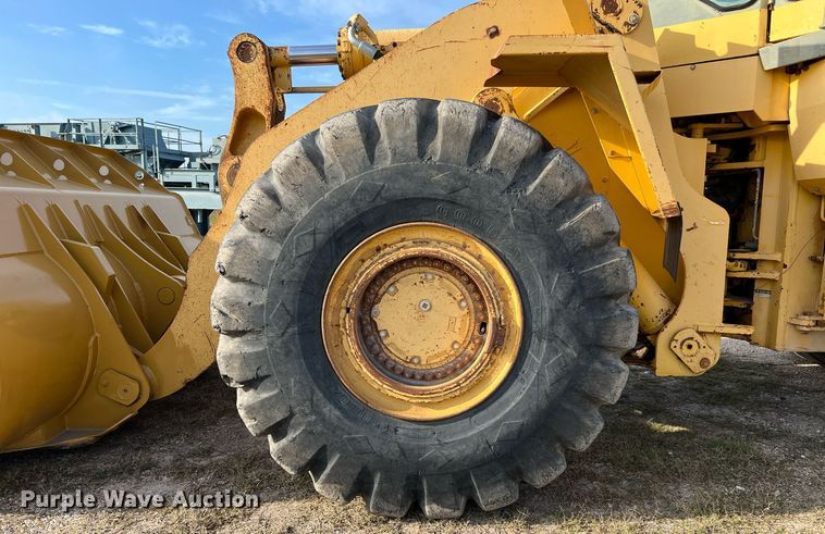 image for item DQ2310 1997 Komatsu WA500-1LE  wheel loader