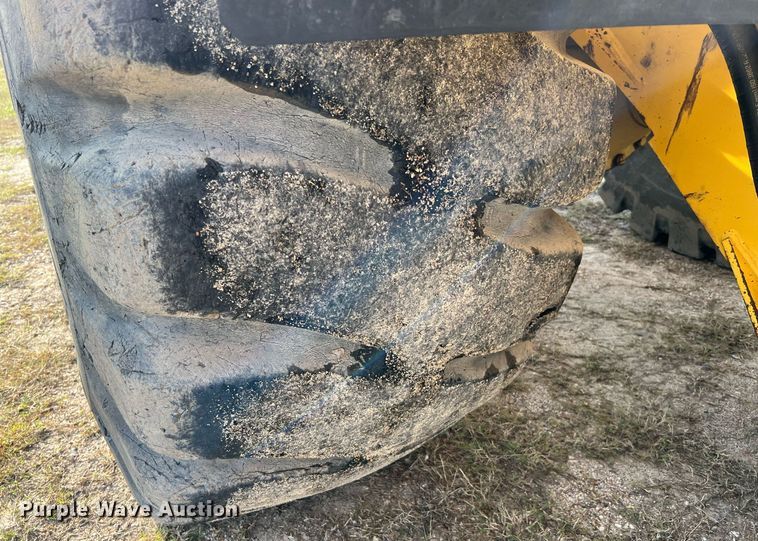 image for item DQ2310 1997 Komatsu WA500-1LE  wheel loader