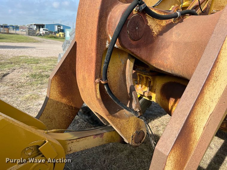 image for item DQ2311 1999 Komatsu WA500-3L  wheel loader