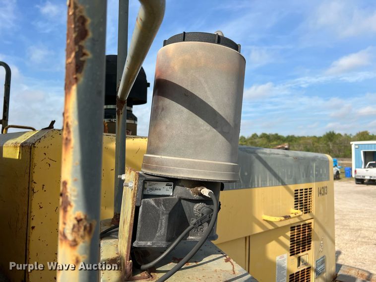 image for item DQ2311 1999 Komatsu WA500-3L  wheel loader