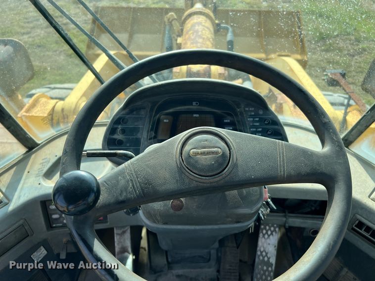 image for item DQ2311 1999 Komatsu WA500-3L  wheel loader